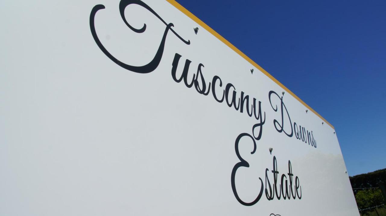 Tuscany Downs Estate Darfield ภายนอก รูปภาพ